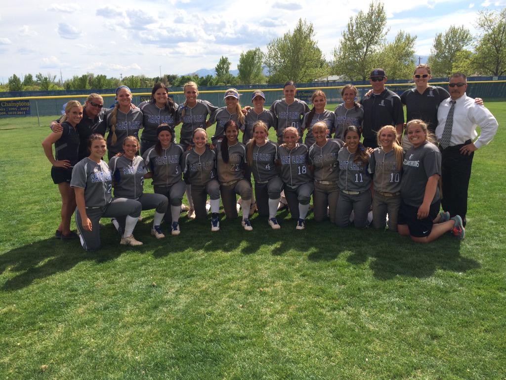 SLCC_Softball's tweet photo. What a great season that these Bruins had. Couldn't have asked for a better Team(Family) 16! We love you lions!😉💙💛 http://t.co/cXpgxGL1dm