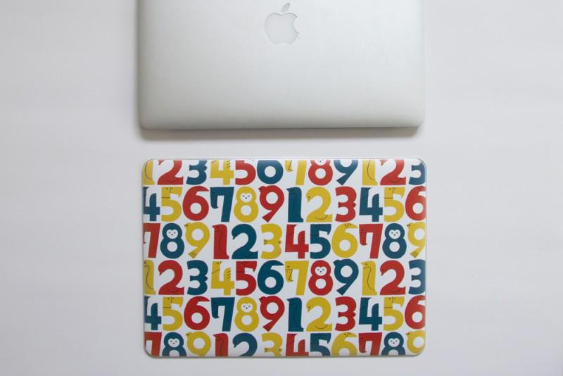 satakeshunsuke's tweet photo. こちらは試作ではなく、販売されている商品。Macbookシェルケース　http://t.co/9joq50ygPS http://t.co/bYvpD235an