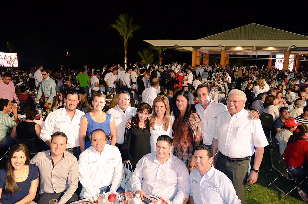 Gracias a la familia y al Grupo Mazón por esta agradable reunión. Seguimos por #OtroSonoraYA <a href="/ClaudiaPavlovic/">Claudia Pavlovich A.</a>