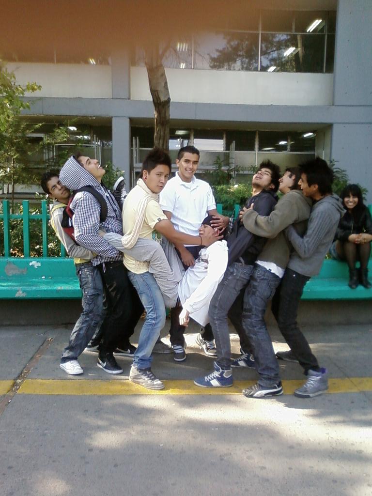 elperromajadero's tweet photo. @LeyvaValencia  jajaja me encontré eso del 2010 mano jajaja http://t.co/d2AbbcDh7F