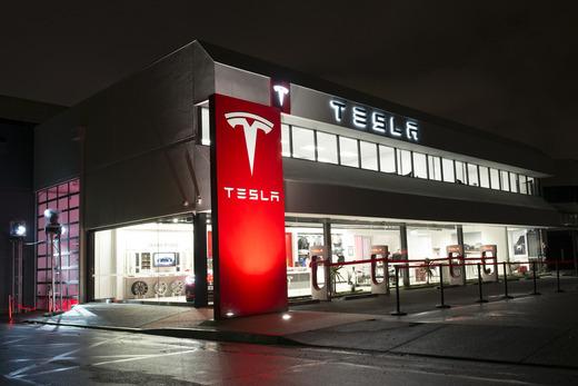 Tesla's tweet photo. Tesla Melbourne store is open. Come and visit the team, and experience the newest Tesla store- http://t.co/TUUZQNBDyd http://t.co/1LB5Wm1MDx