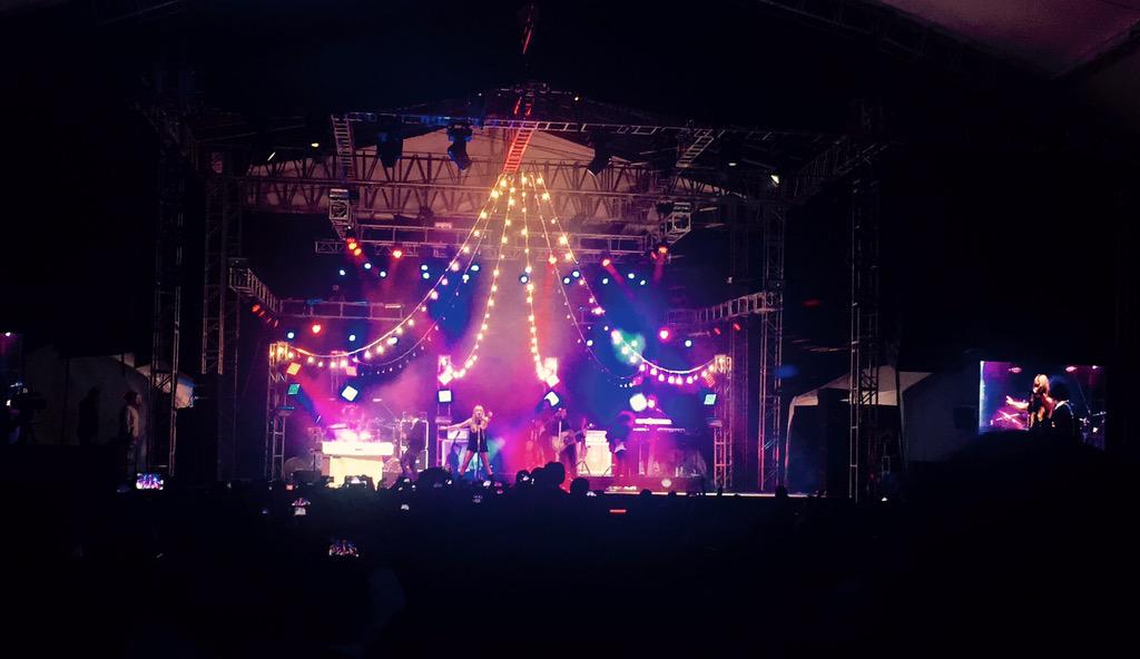 teresan_91's tweet photo. @haashoficial @FeriaMiRe2015Noche de #PrimeraFila en la @FeriaMiRe2015  Hidalgo. #1FHechoRealidad http://t.co/mATsfSMGQQ 😊😊 k guapas 💋💋💋💋