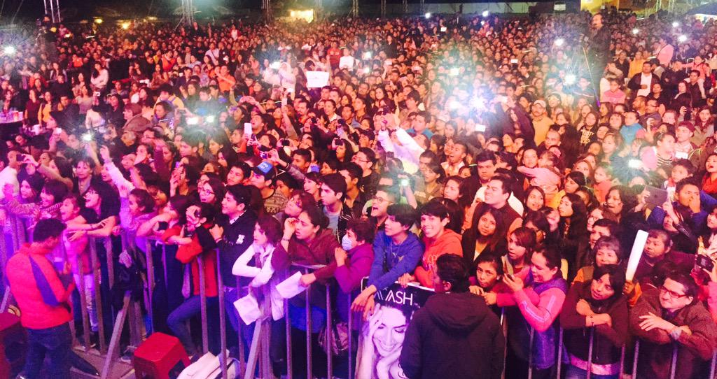 teresan_91's tweet photo. @haashoficial @FeriaMiRe2015Noche de #PrimeraFila en la @FeriaMiRe2015  Hidalgo. #1FHechoRealidad http://t.co/mATsfSMGQQ 😊😊 k guapas 💋💋💋💋