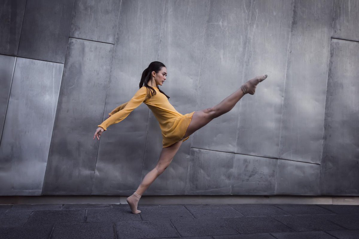 sydneydanceco's tweet photo. Something beautiful for your Friday afternoon...#SDCFrame http://t.co/KBxTPjQqfm