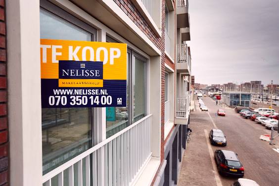 FD_Nieuws's tweet photo. Woningmarkt trekt aan. Verdere stijging huizenprijzen verwacht. http://t.co/XeLXXxvSlF #woningmarkt #Rabobank http://t.co/rOUWr4R8Yn