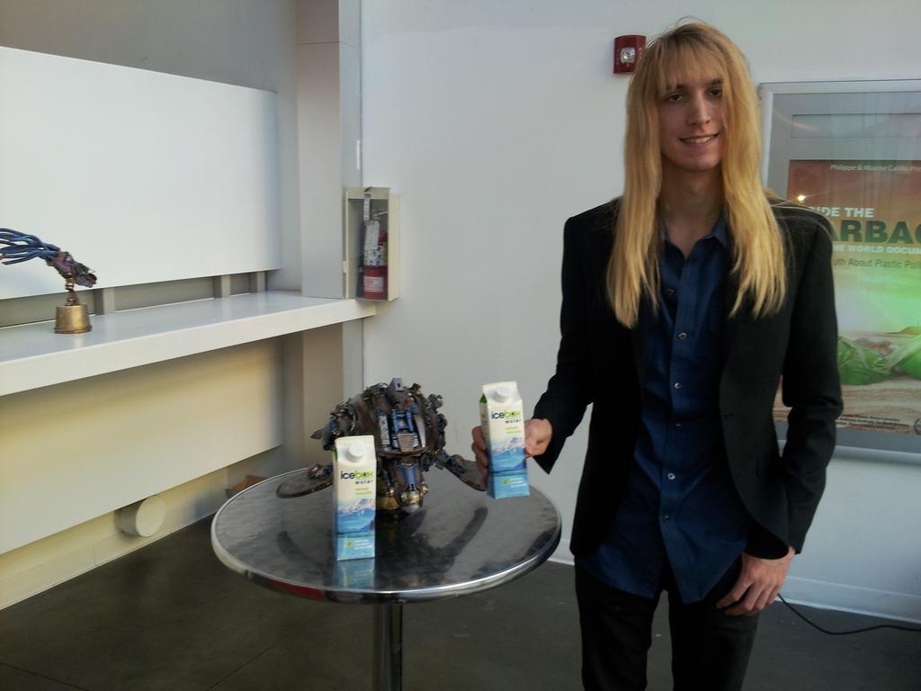 minjun_cap's tweet photo. I want to give a shout out to  @iceboxwater, I love it! Check it out at http://t.co/XBKc1J2FiI

#savetheocean http://t.co/aZFN4Qqo6J