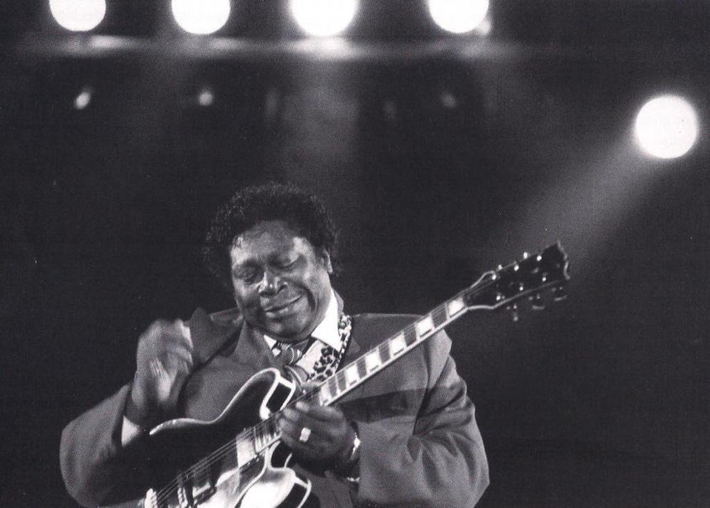 elmundoes's tweet photo. #ÚltimaHora Muere a los 89 años B.B. King, el 'rey del blues' http://t.co/sTwhoH2Dei http://t.co/Kp0H7XNJ63