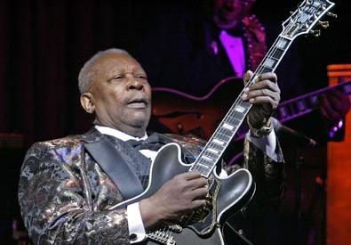 Agenzia_Ansa's tweet photo. E' morto #BBKing, leggenda del blues, aveva 89 anni  http://t.co/PA5uTNtHta http://t.co/cYJsZS4Zxn
