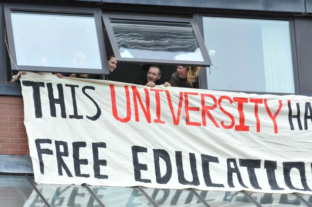 Students occupy University of Manchester building in protest over government cuts manchestereveningnews.co.uk/news/greater-m…