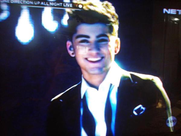 NiallH_babe's tweet photo. We miss him @zaynmalik but thats just memories #OneDirectionOnNET http://t.co/2AKlnDXyUK