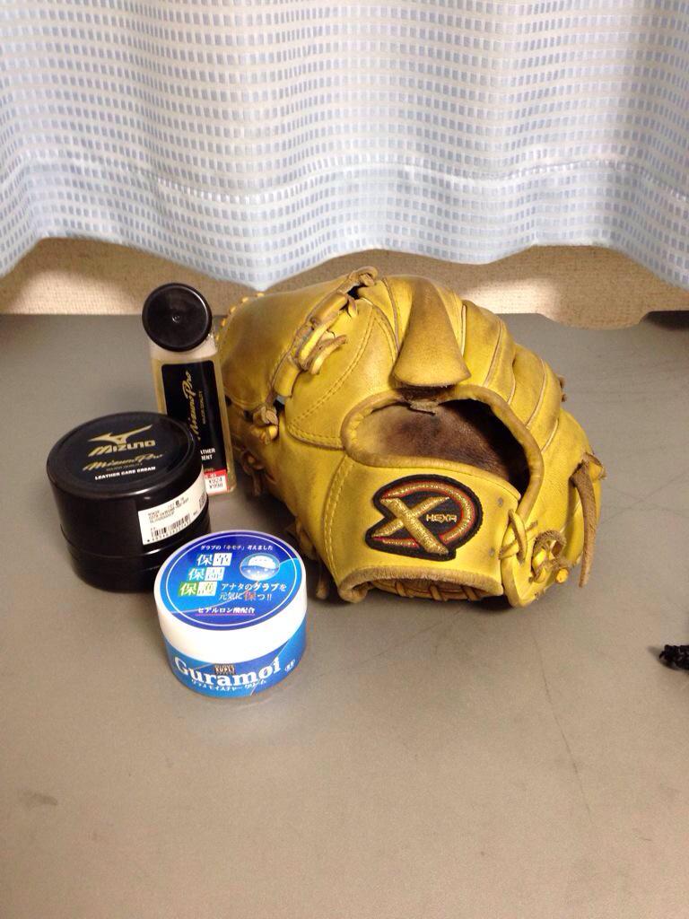 BaseballMarking's tweet photo. @LTmfv グローブを大事にしてますね。型の付け方がとても素晴らしいですね。ポケットの位置がとても素晴らしいところですね。今後も頑張ってください！期待してます。 http://t.co/5HdgjAo7Yu