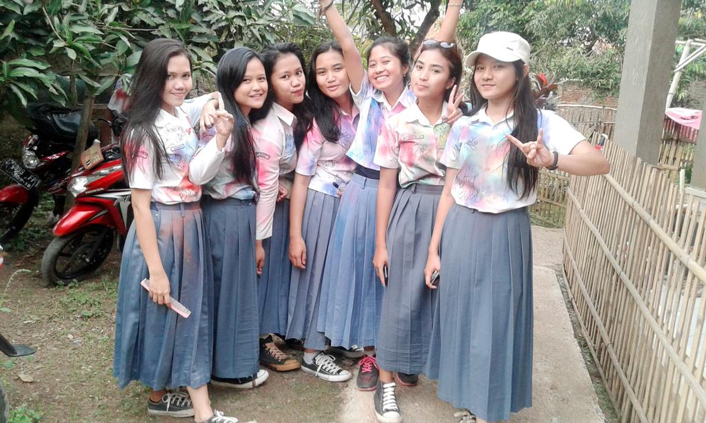 novivilanova's tweet photo. @nurulfa182 @Estuintanmelani @WinnyGarz @RistaRodriguez @evitarahayu6 http://t.co/dusKICBwtv