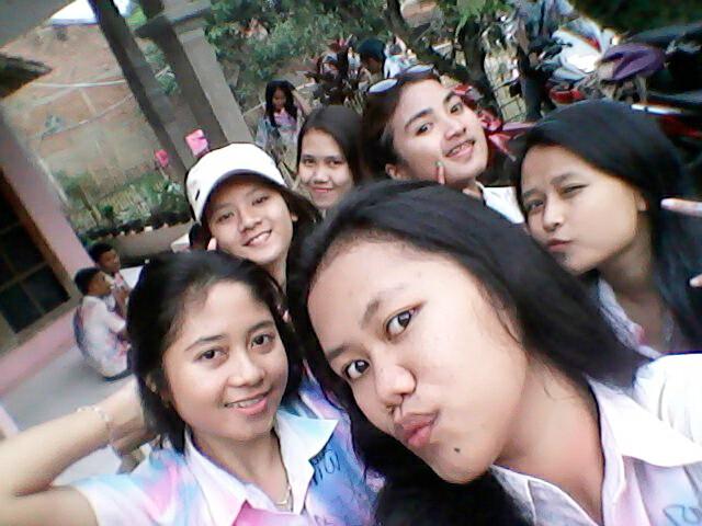 novivilanova's tweet photo. @evitarahayu6 @nurulfa182 @WinnyGarz  @Estuintanmelani selamat sukses gpc http://t.co/hfUwBopEsg