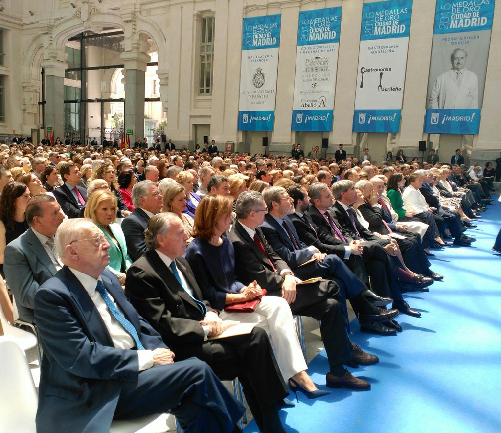 En la entrega de las medallas de oro de la ciudad de Madrid. Enhorabuena a todos los premiados.