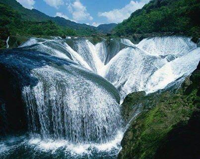 supernaturepics's tweet photo. Pearl Shoal Waterfall - China http://t.co/NsK2lByBxz
