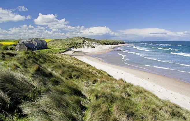 TheHolidayCots's tweet photo. Enjoy 60 miles of #RuggedCliffs #Islands & #SandDunes along the #Northumberland #Coast #AONB http://t.co/VsPh4wym3e http://t.co/LRaYqSe1Tx