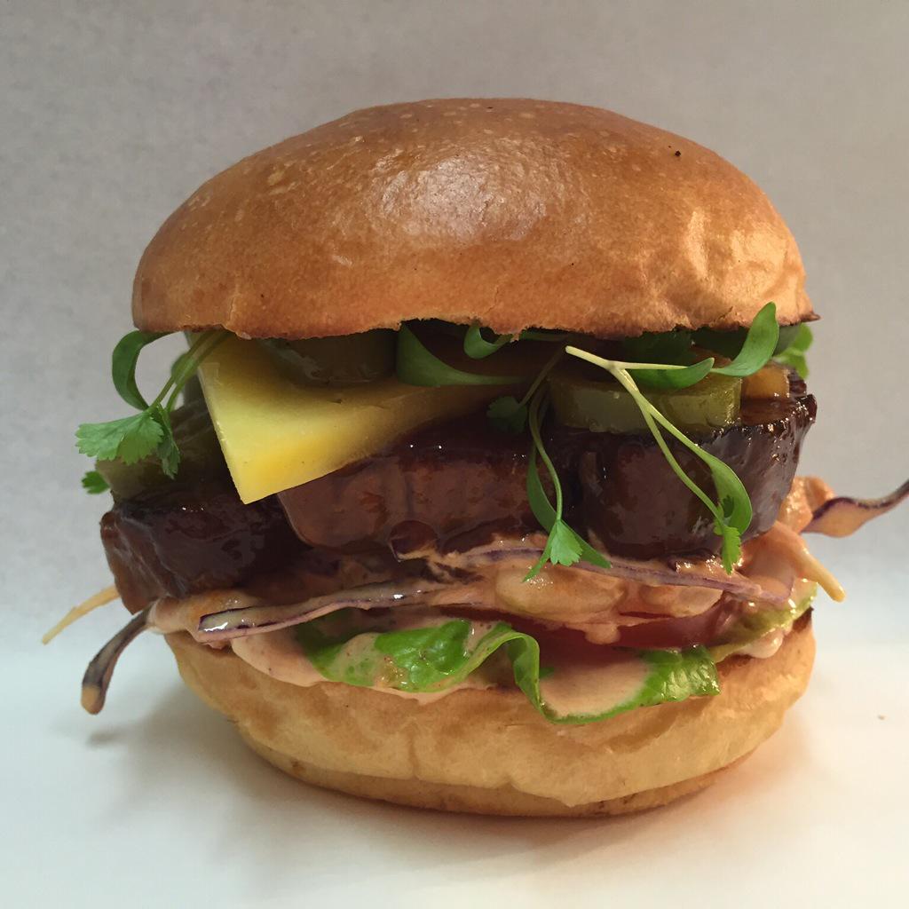 BMBEdinburgh's tweet photo. Oops 'Honey I Glazed The Brisket'... Best be quick as these are going fast!! http://t.co/jAuSLEj8FH