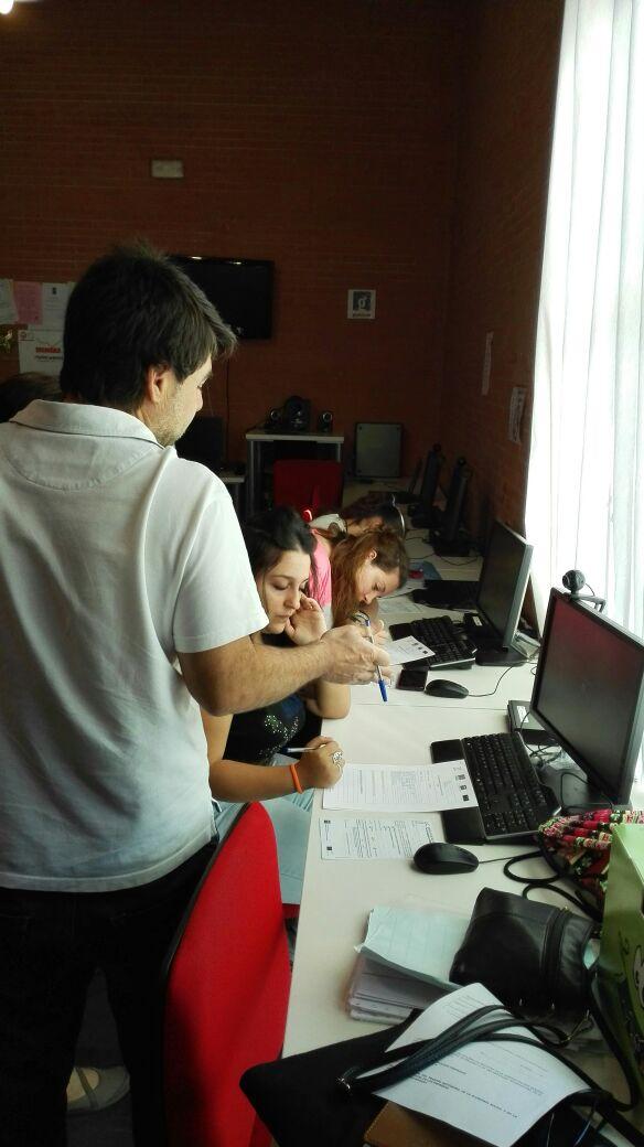 desarrollominas's tweet photo. Sesion Orientador en @guadalminas  con alumnado T.Prelaboral @MafecorFerre @araroro @Laura_Tinajero http://t.co/wRbp7L4LQr