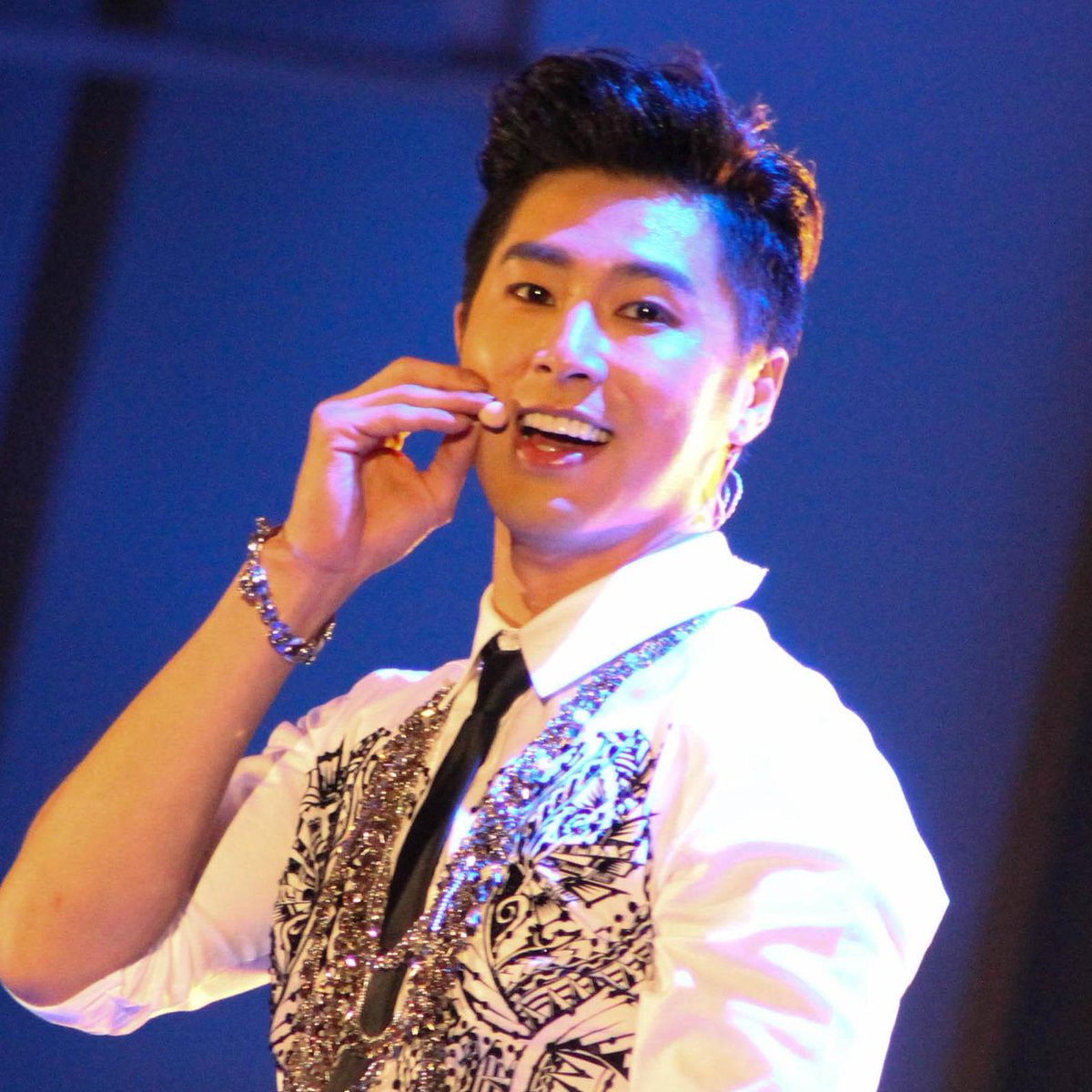 kokayz's tweet photo. 150430-0504 #TVXQ! in LA (526MB | 1,343P) #KTMF2015 http://t.co/tYDZrfbZWr http://t.co/nfOPnse09C