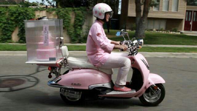 AyaunderM's tweet image. Mamayooooo "@Tinyiko_F: It's no secret #6two6 is @Zone6Venue on the 6th June #FunMasters #morningglory"