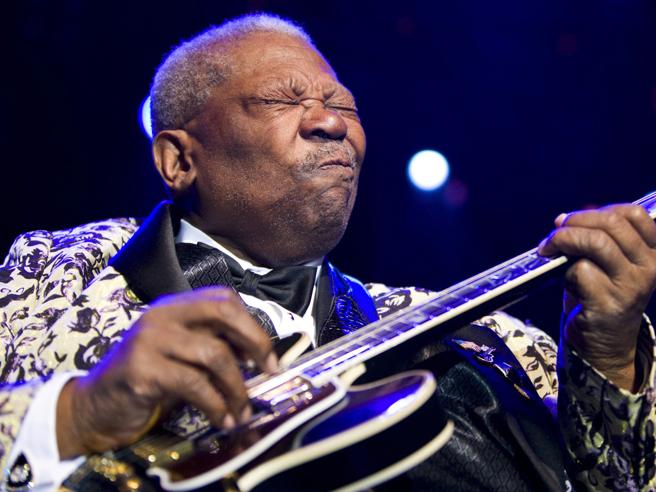 Corriere's tweet photo. Addio B.B. King, il re del blues morto a 89 anni Foto | Video
 http://t.co/I5lVKSO5qD http://t.co/1ZKI5aw9Qq