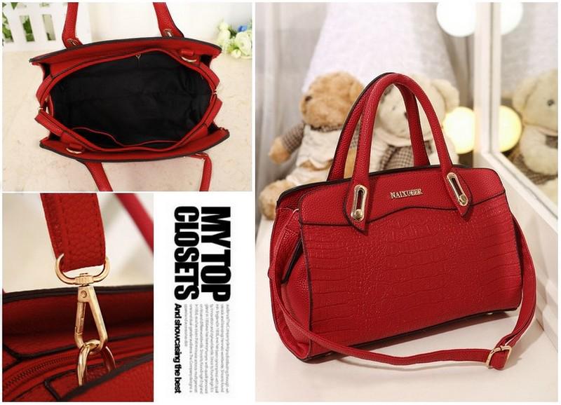 PCA1931 Colour Red Material PU Size L 31.5 W 13 H 18 Weight 0.85 Price Rp 230,000 "