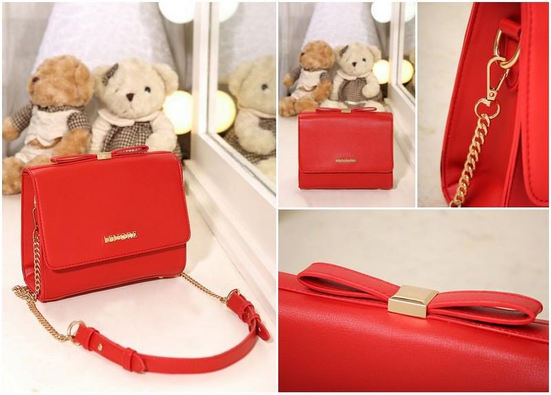 PCA1943 Colour Red Material PU Size L 22 W 9.5 H  14 Weight 0.7 Price Rp 215,000.00 "