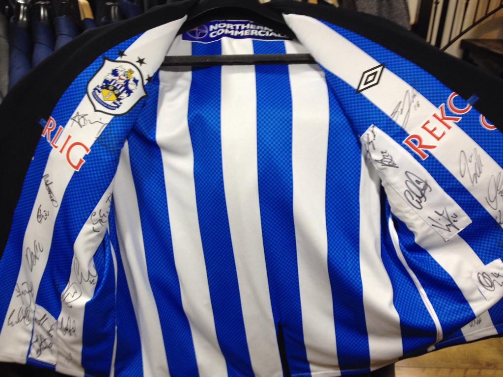 owenscotttailor's tweet photo. @proplayermag #footballmeetsfashion #owenscottbespoke http://t.co/JVLtIveafK