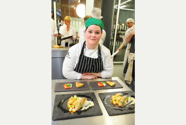 derbyshire_live's tweet photo. @TheoRandall -be great for chef Laura Borland if you could RT our #WhenIAm video http://t.co/gDy1fGFi4q @derbycollege http://t.co/zDGqZzAYmI