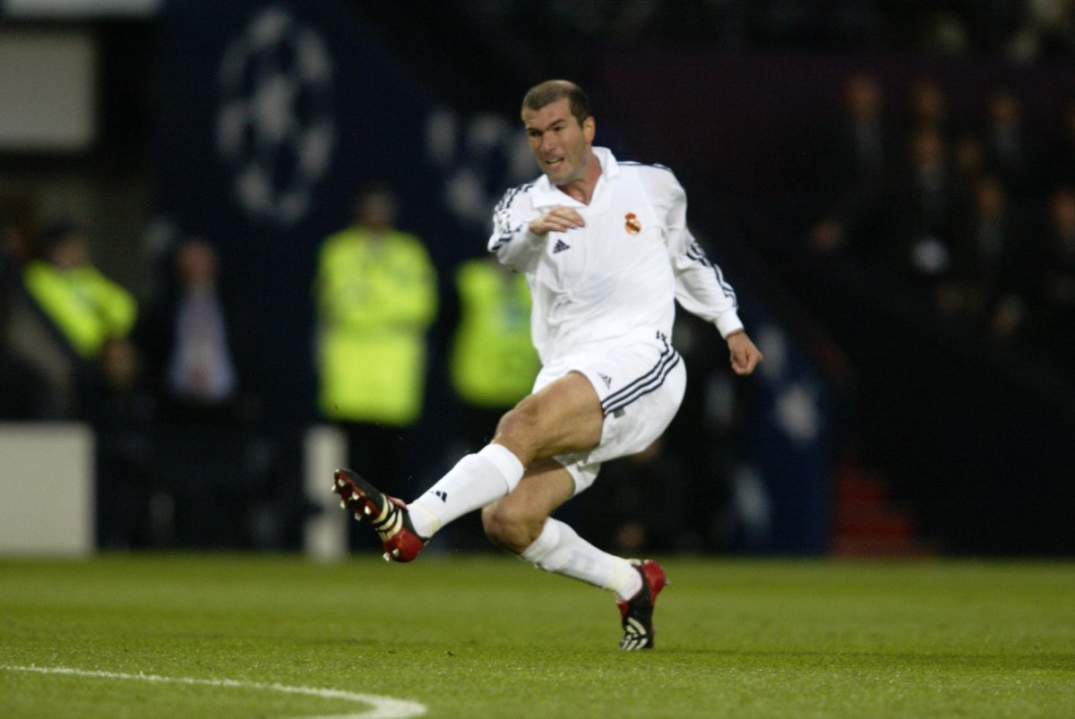Uefa Champions League Zidane Did This 13 Years Ago Today What S Your Favourite Uclfinal Goal And Why Http T Co Xlkwrnw8gf
