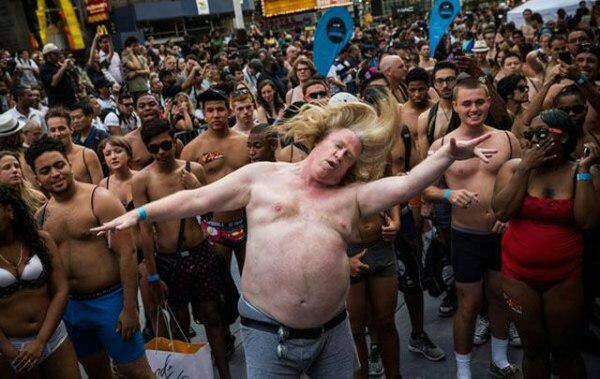johnneedsrum's tweet photo. Damn @valkilmer has really let himself go. But at least he's #KCCO @theCHIVE @macfaulkner http://t.co/12mwPCp8Le