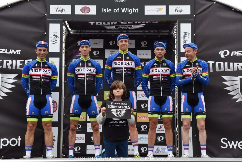 R247Cirencester's tweet photo. Huge thanks @TourSeries @VisitIOW for having us! Thanks @velouk for the photo. #guestteam #hopetoseeyounextyear http://t.co/E3JR9DPcal