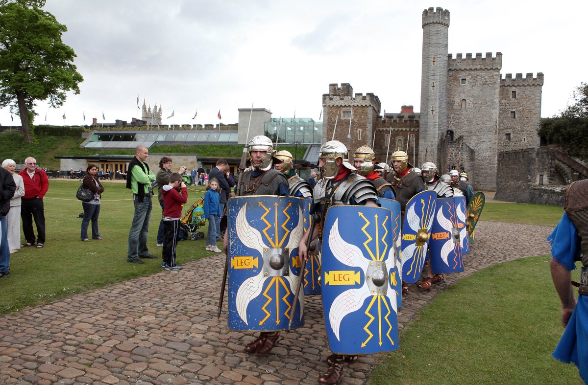 cardiff_castle's tweet photo. There will be armour to try on and demonstrations throughout the weekend. #RomanWeekend - http://t.co/EhPdBB9ulu http://t.co/rt1SBez761