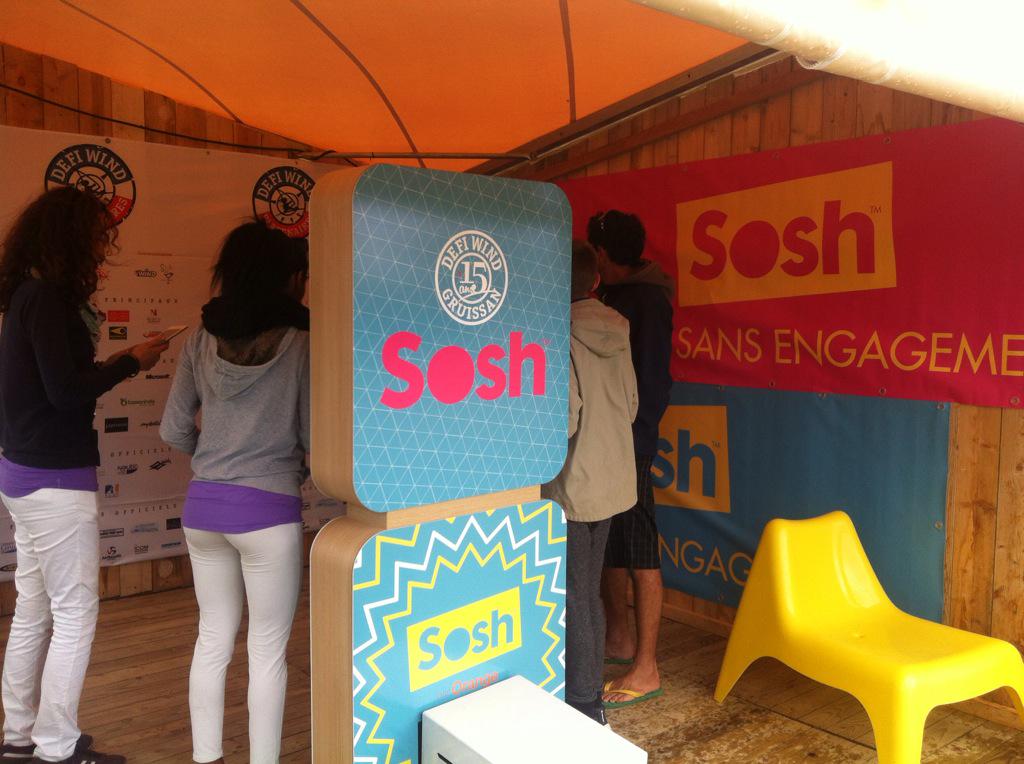 Huge_Comm's tweet photo. Live from @defiwind avec @Sosh_fr et notre Shootbox by @PointsSmart !! #photobooth #ridesession #collectifhuge http://t.co/VuFHZX0NQ8