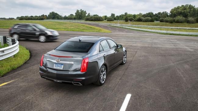 Auto connesse, negli USA entro l'anno la proposta di legge per renderle obbligatorie bit.ly/1bTVehc