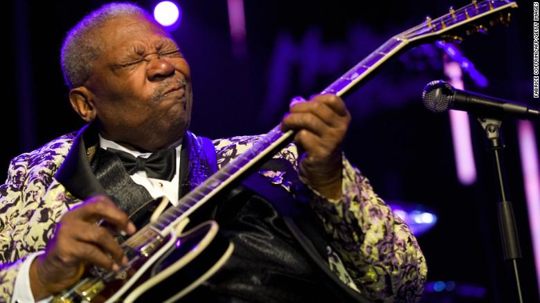 CNNThisMorning's tweet photo. Blues legend #BBKing dies at 89: http://t.co/bzqWT7qCxx He had 30 Grammy noms, 15 wins! RIP BB! #5Things http://t.co/enaK2ZcEAG