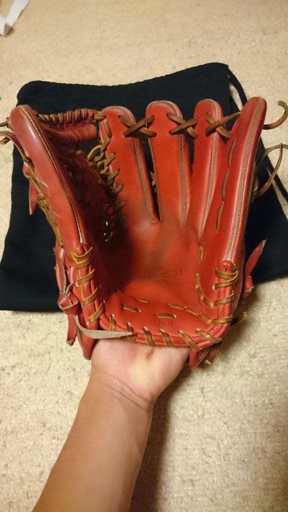 BaseballMarking's tweet photo. @basballlove3102 カッコいいですね。グローブの長さ、型の付け方、ポケットの位置、どれもトップクラスですね。今後も頑張ってください！期待してます。 http://t.co/JDn3Kv1Yhw