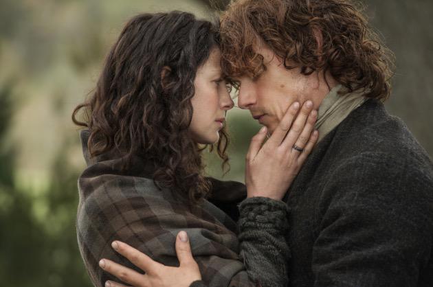 The100UK_'s tweet image. Tagged by @I3ellarkeIsLife 😘
Post 4 of your OTP and tag ten people. 
1) Bellarke 2) Claire&amp;amp;Jamie 3) Klayley 4) Clace