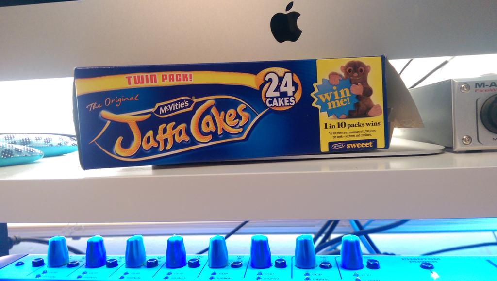 blue_wave_audio's tweet photo. 17/30 voiceover texts edited, at least we have Jaffa cakes. @JaffaCakesUK 24 meant to last more than one morning? http://t.co/mPTWU5zt1S