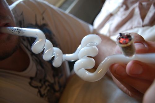 FunnyPipe's tweet photo. #Twisted  #marijuana #bong http://t.co/DZdg1kLtla