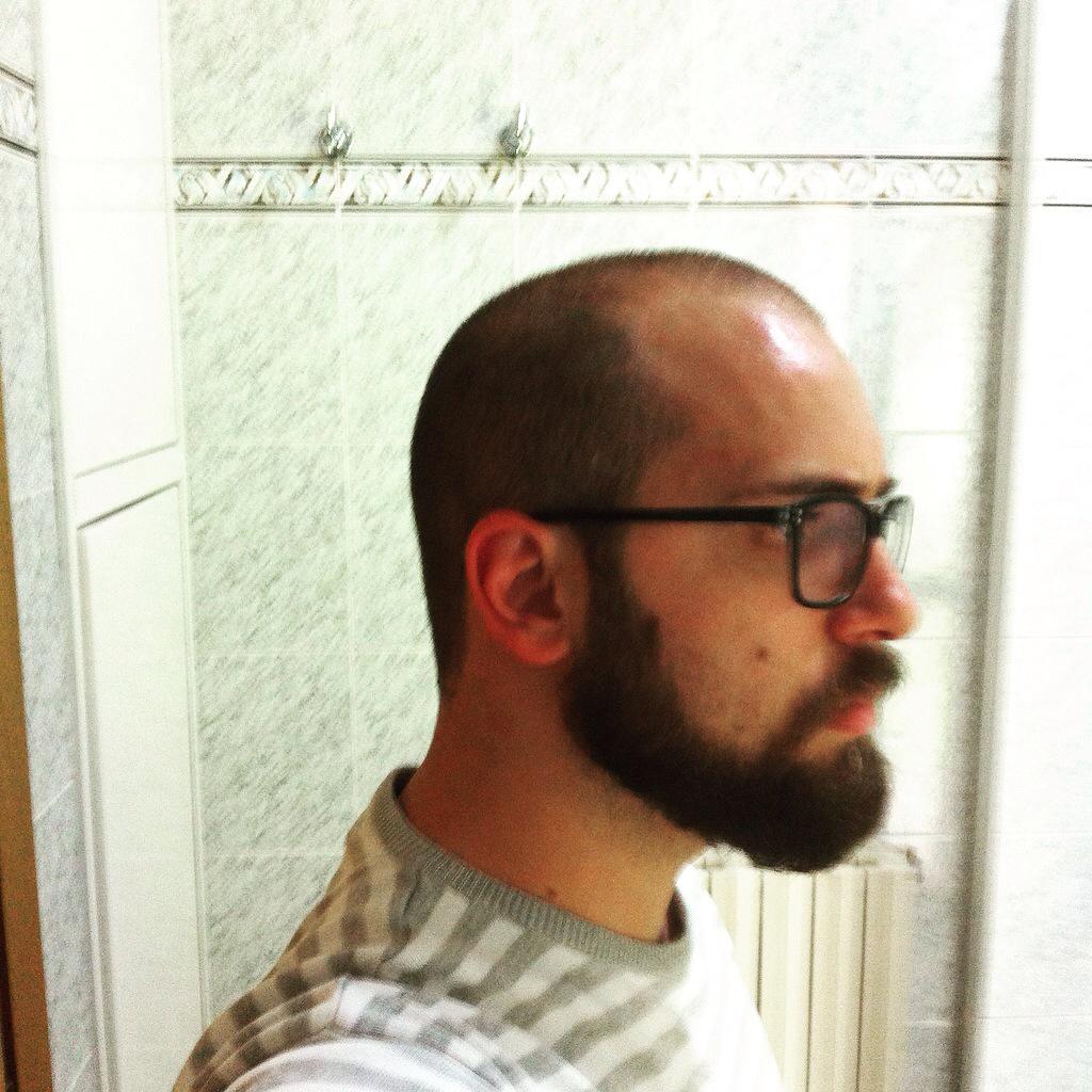 Fortezza89's tweet image. Oggi mi vedo bene #longbread #shorthair #happytoday