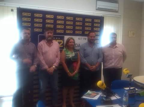 psoeconil's tweet photo. Hoy Salud participa en el debate de cadena ser a partir de la s 12.20h en la 92.7 FM #NosUneConil #VotaPsoe http://t.co/S7MAK8xMTm