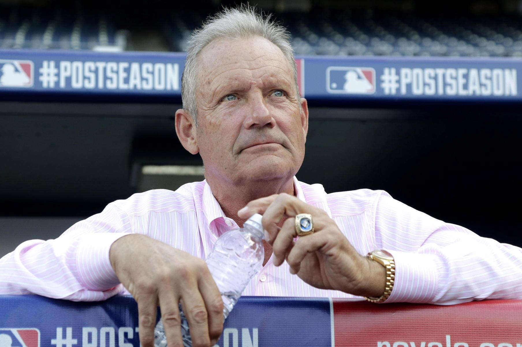 Happy 62nd birthday today to baseball great, George Brett. Third baseman for the KC Royals for 21 seasons. 