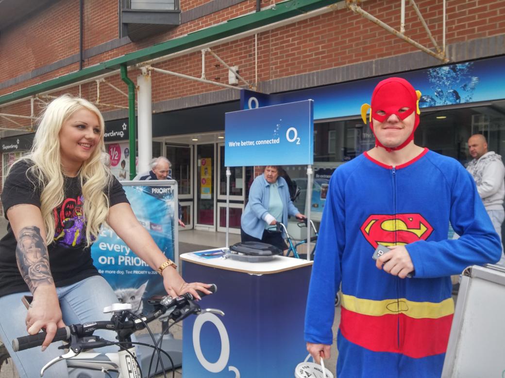 markarcher82's tweet photo. @MIDCommsO2 #keyhero #o2thorntoncleveleys http://t.co/bTlF7lMoyX