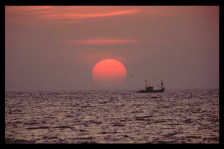 Agurtxanec's tweet photo. @lourdesEcheani te mando esta foto para que el amanecer de mañana sea así de tranquilo http://t.co/xwIWu1VRj2