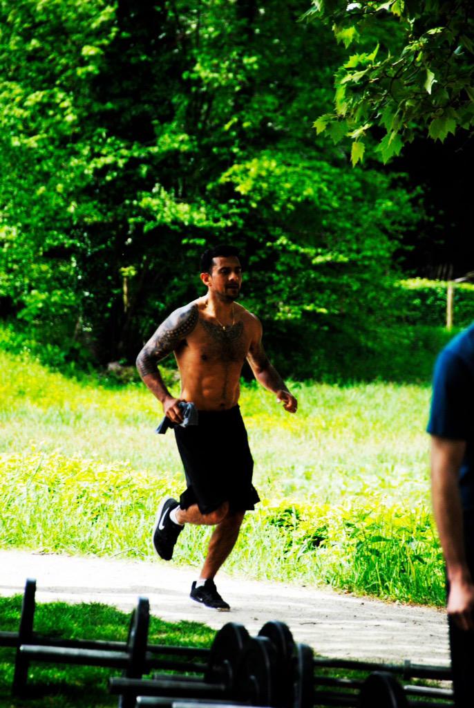 CharlesDickburt's tweet photo. Can't get enough of sports!! Outdoor WOD + 11km race #Crossfit #w950 #running #challengebw http://t.co/2GqoVlTiy9