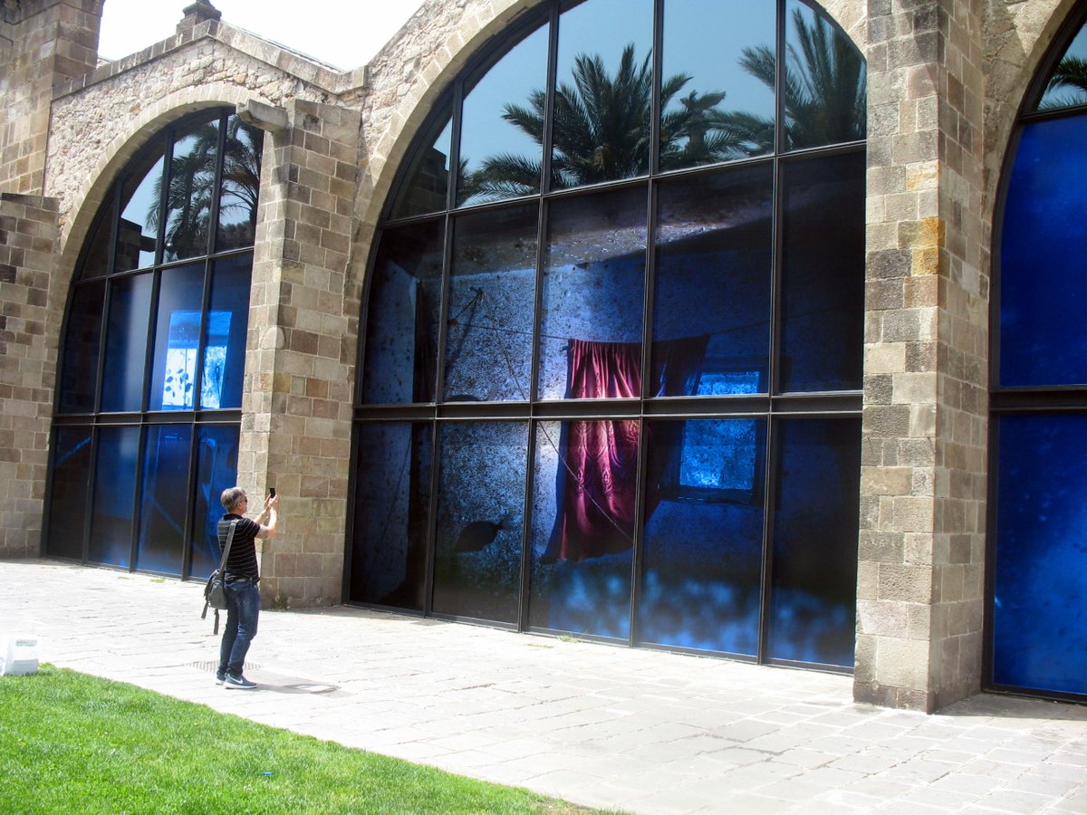 MuseuMaritim's tweet photo. La façana de l'MMB es vesteix amb l'obra de @francescozizola "La profundidad del silencio" @DOCfieldBCN http://t.co/JGW4PNU3UF