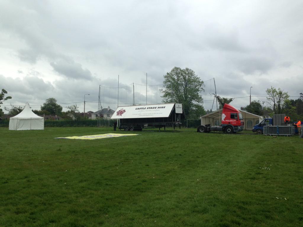HypeYouthFest's tweet photo. Stage has arrived #hype2015 @Foroige http://t.co/011KiZ5Kka