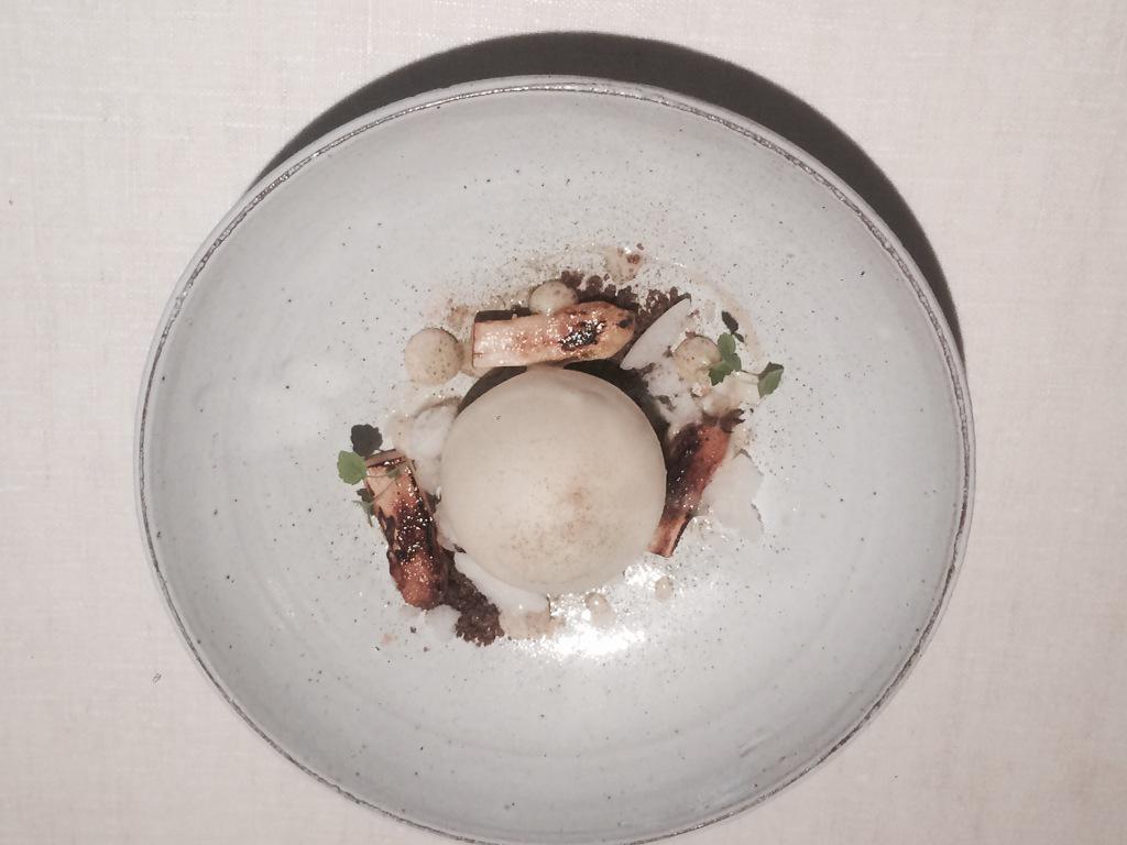 jimlofdahl's tweet image. #frantzen white asparagus! #staffproject