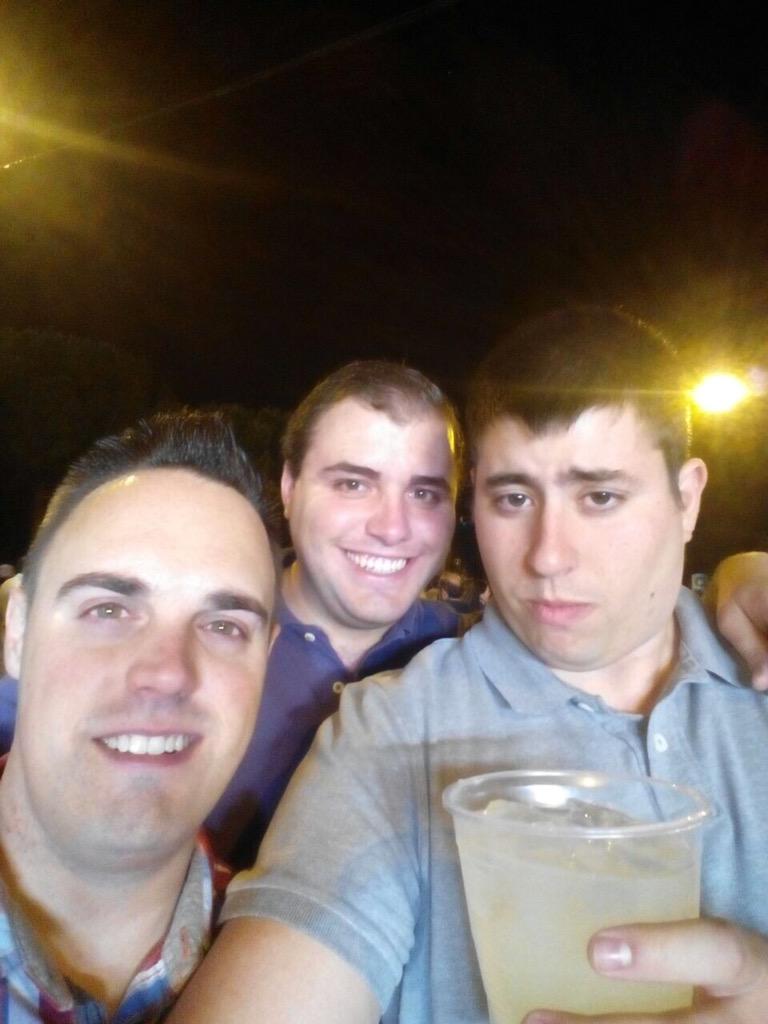 GoyoLC's tweet photo. Buena noche ayer! @Joliva_993 @ChakynRutina  #SanIsidro2015 http://t.co/J1a2URx4E5